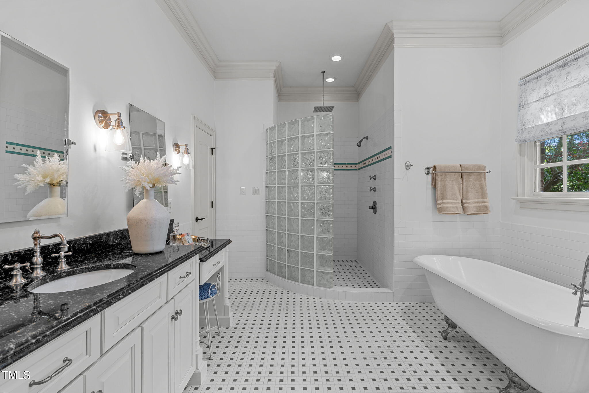 1012 Heydon Court