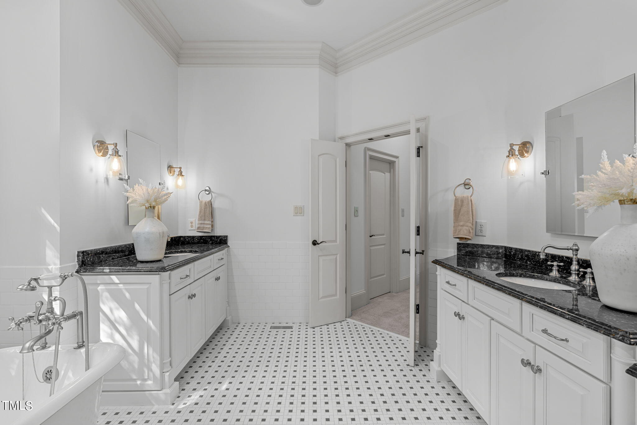 1012 Heydon Court