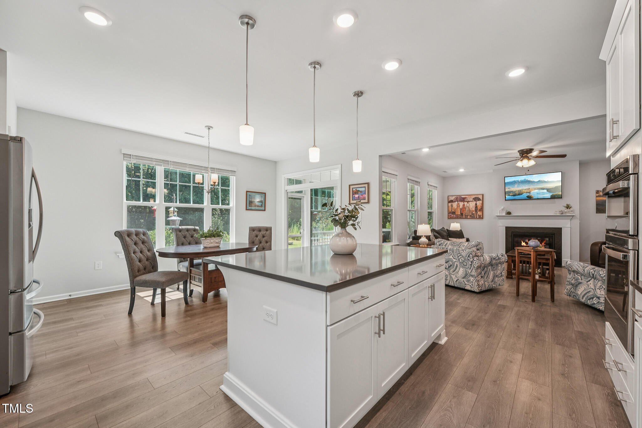 7117 Crested Iris Place