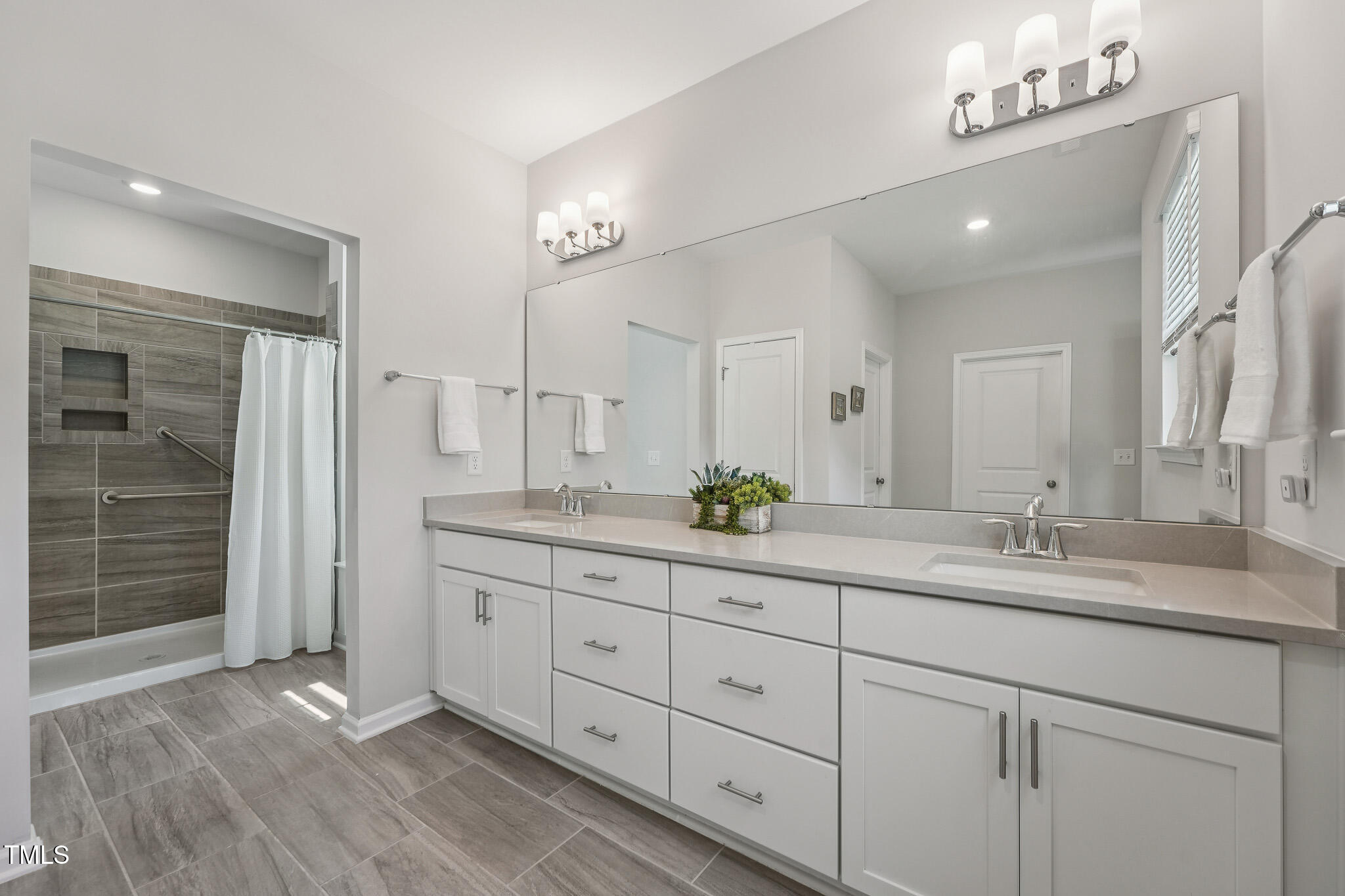 7117 Crested Iris Place
