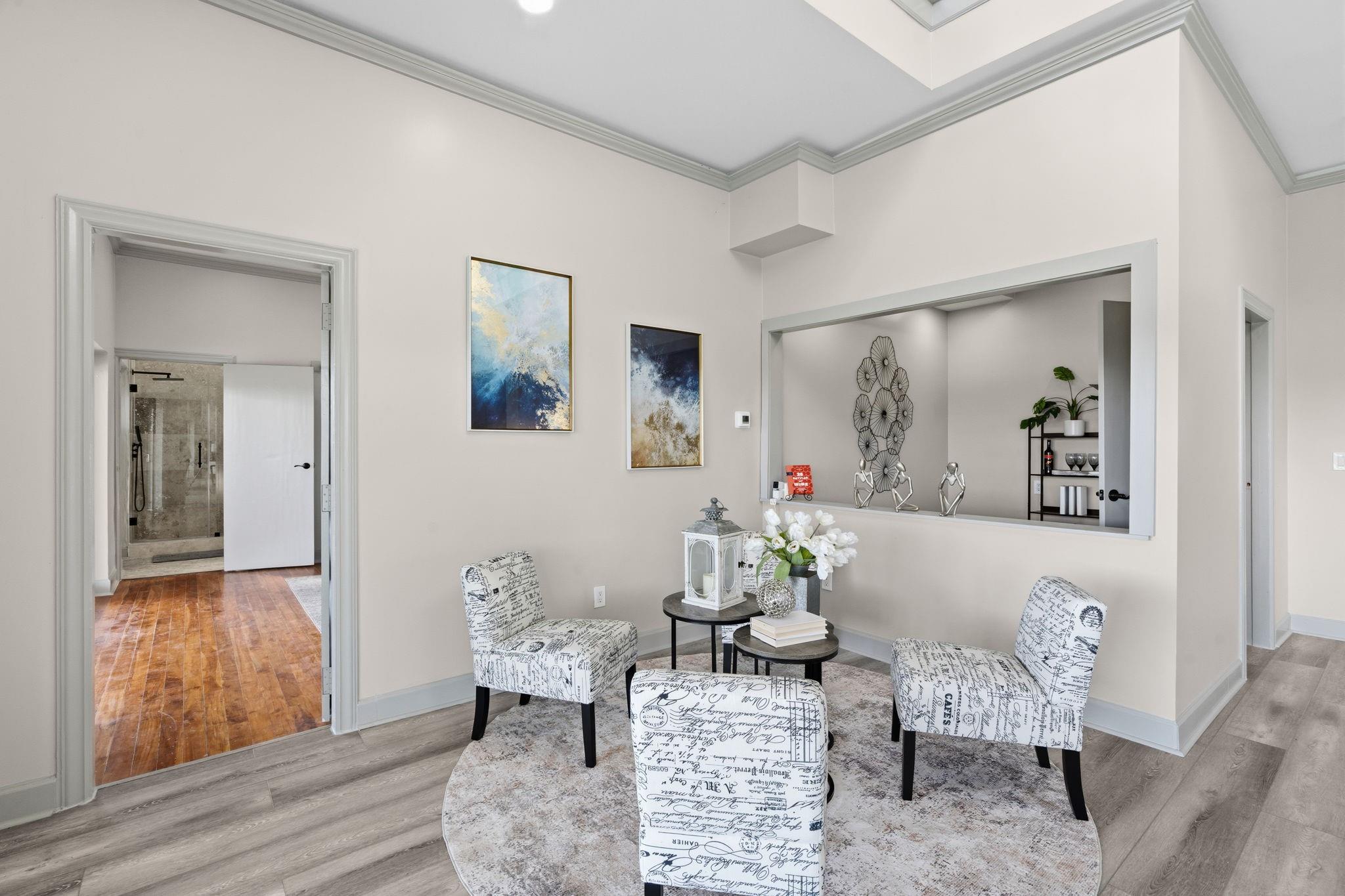 703 Leaning Oak Trail