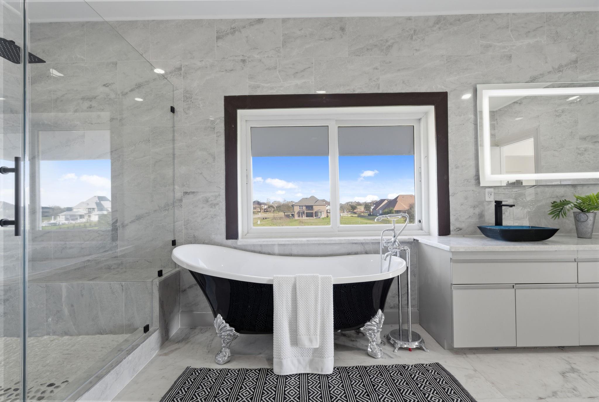 703 Leaning Oak Trail