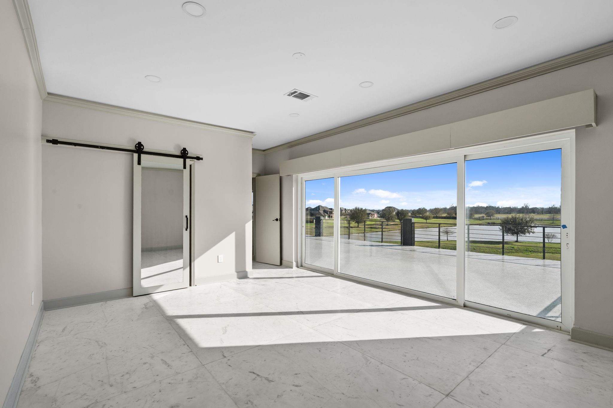 703 Leaning Oak Trail