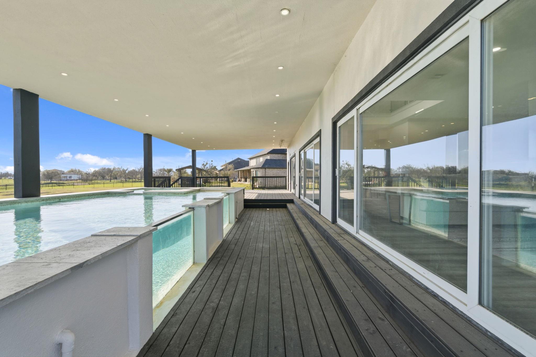 703 Leaning Oak Trail