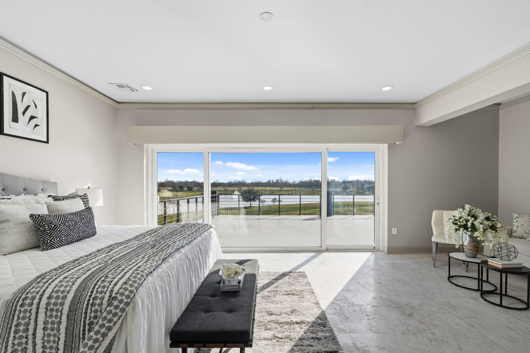 703 Leaning Oak Trail