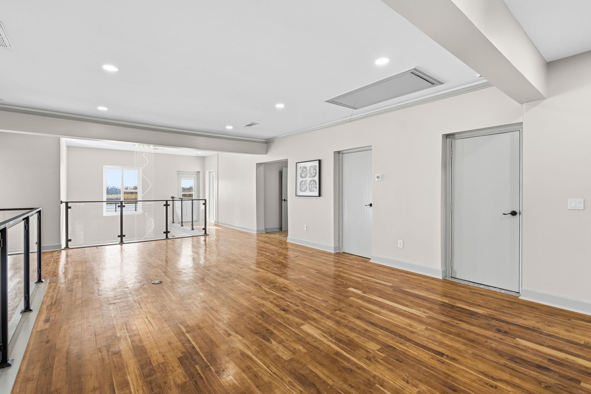 703 Leaning Oak Trail