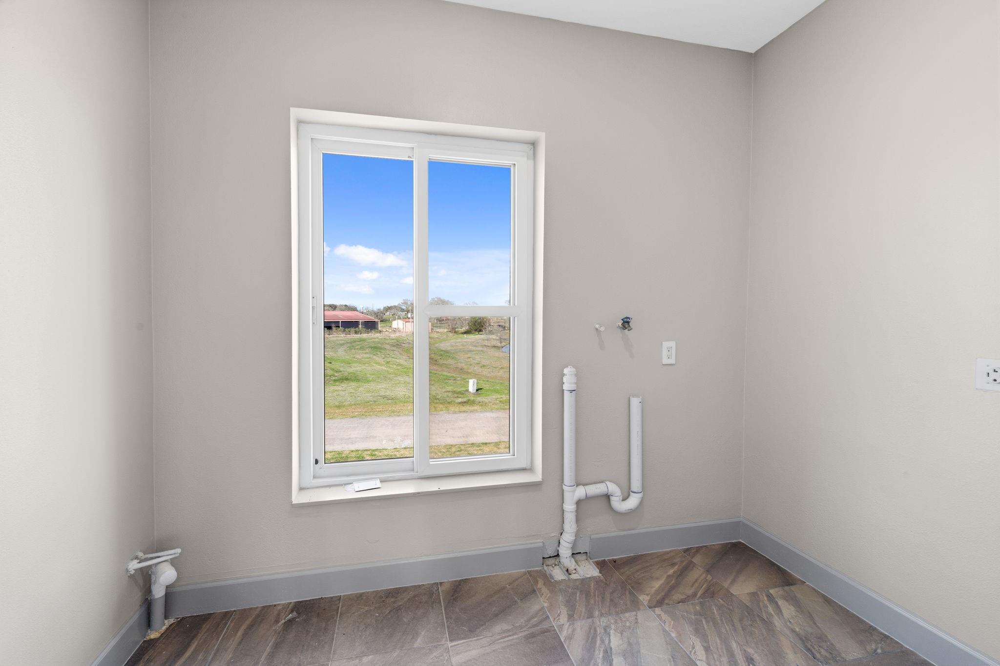 703 Leaning Oak Trail