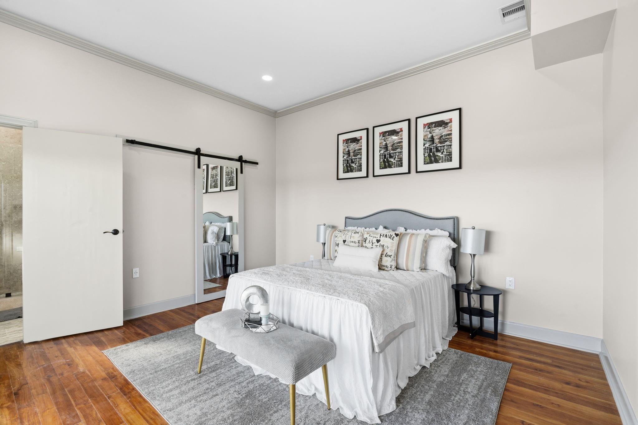 703 Leaning Oak Trail