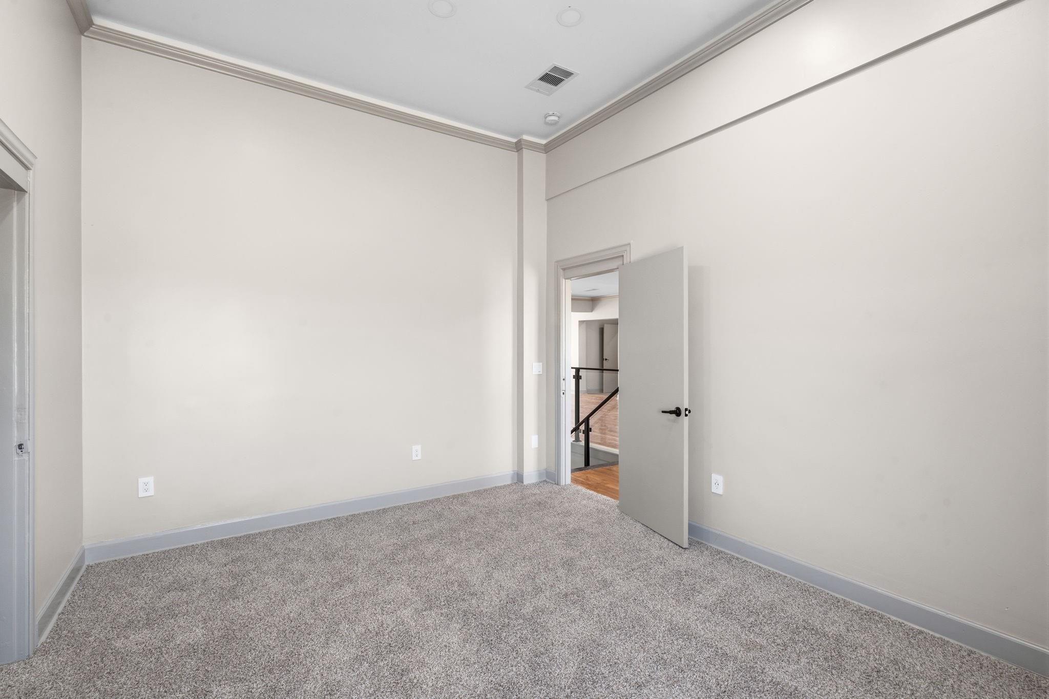 703 Leaning Oak Trail