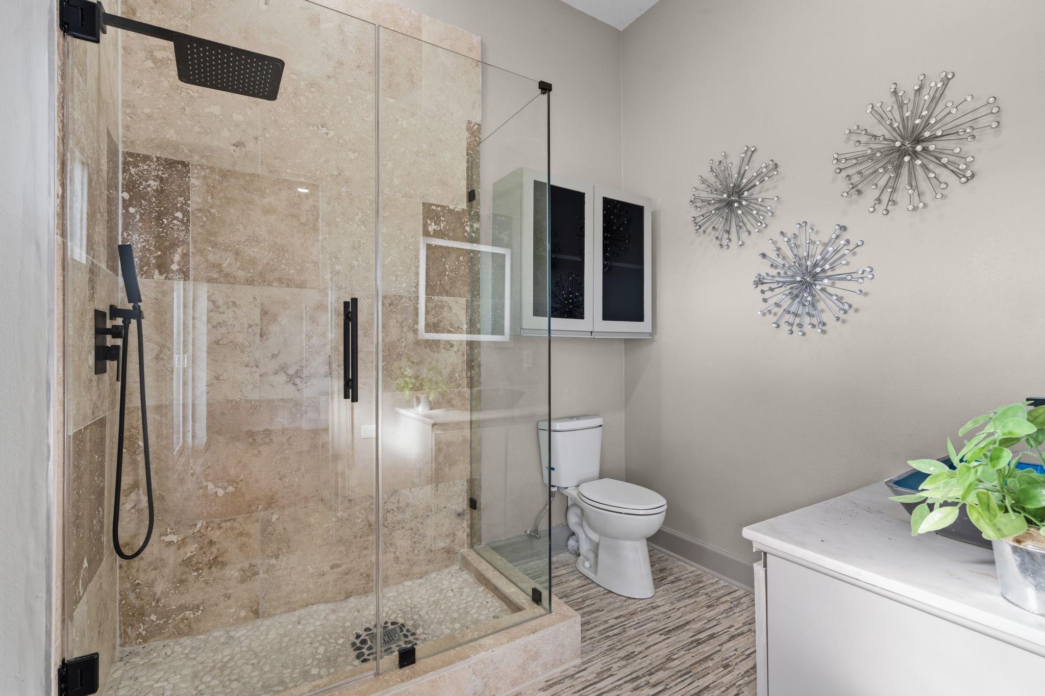 703 Leaning Oak Trail