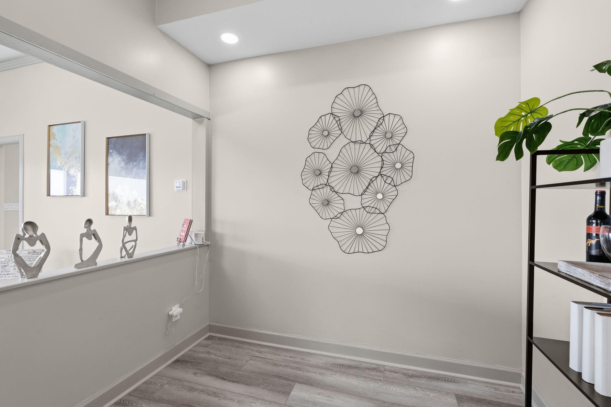 703 Leaning Oak Trail