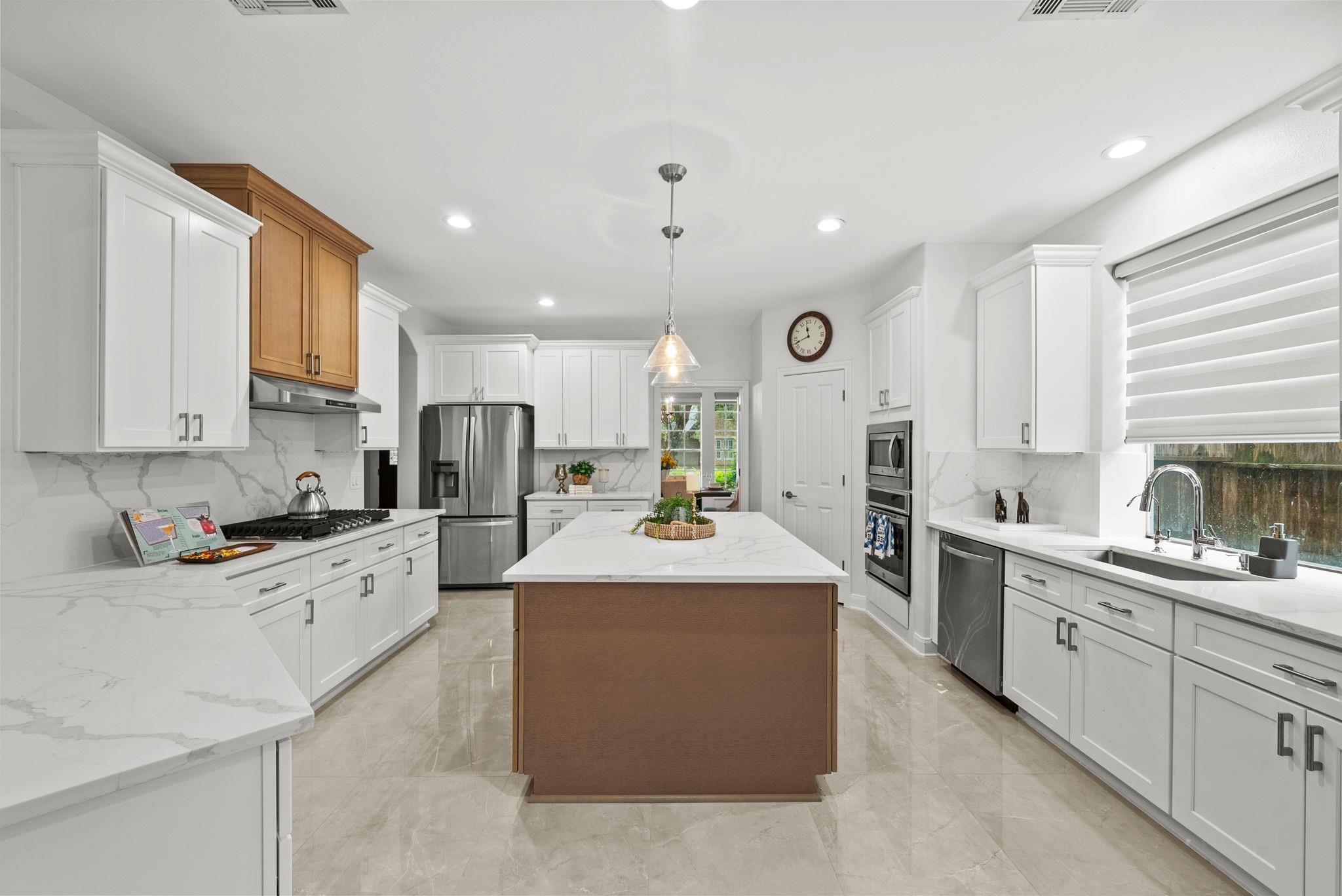 7122 Tessa Lakes Court