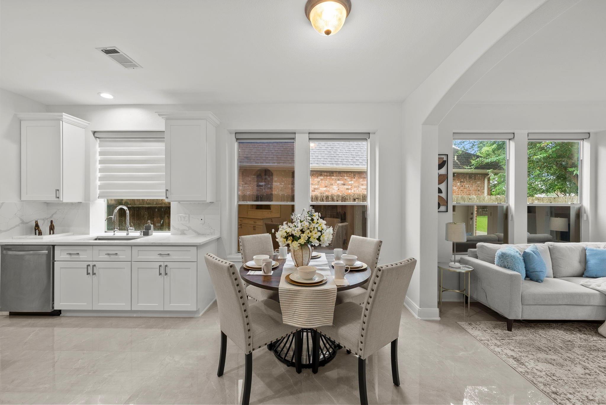 7122 Tessa Lakes Court