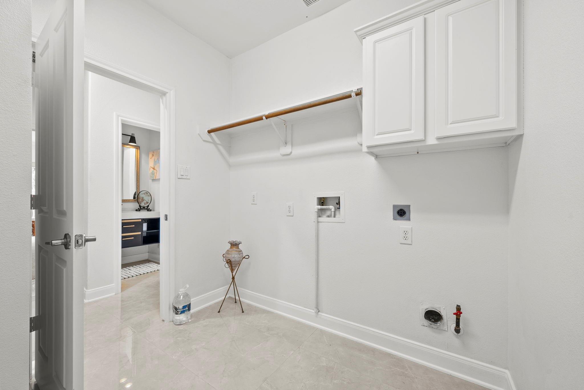 7122 Tessa Lakes Court