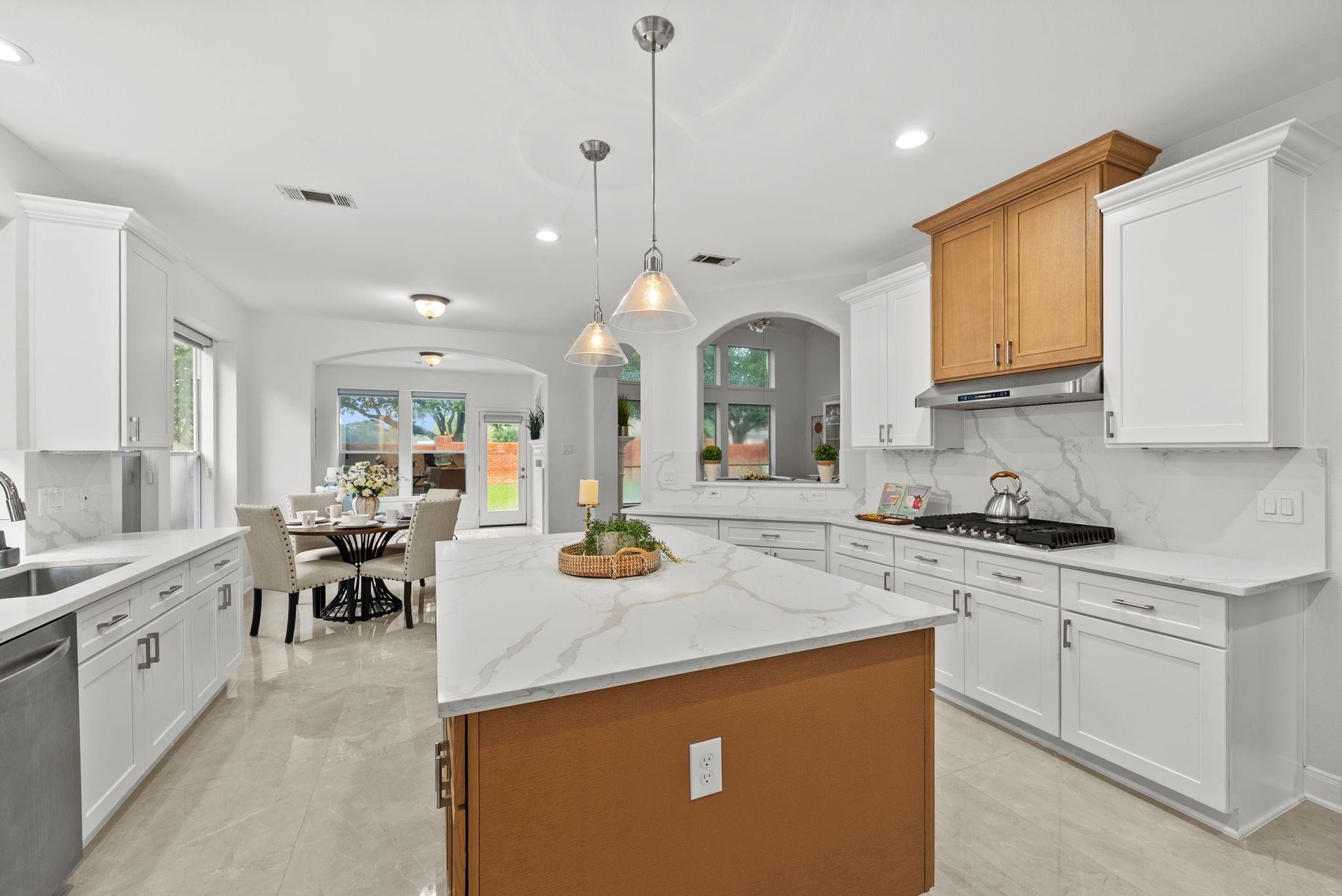 7122 Tessa Lakes Court