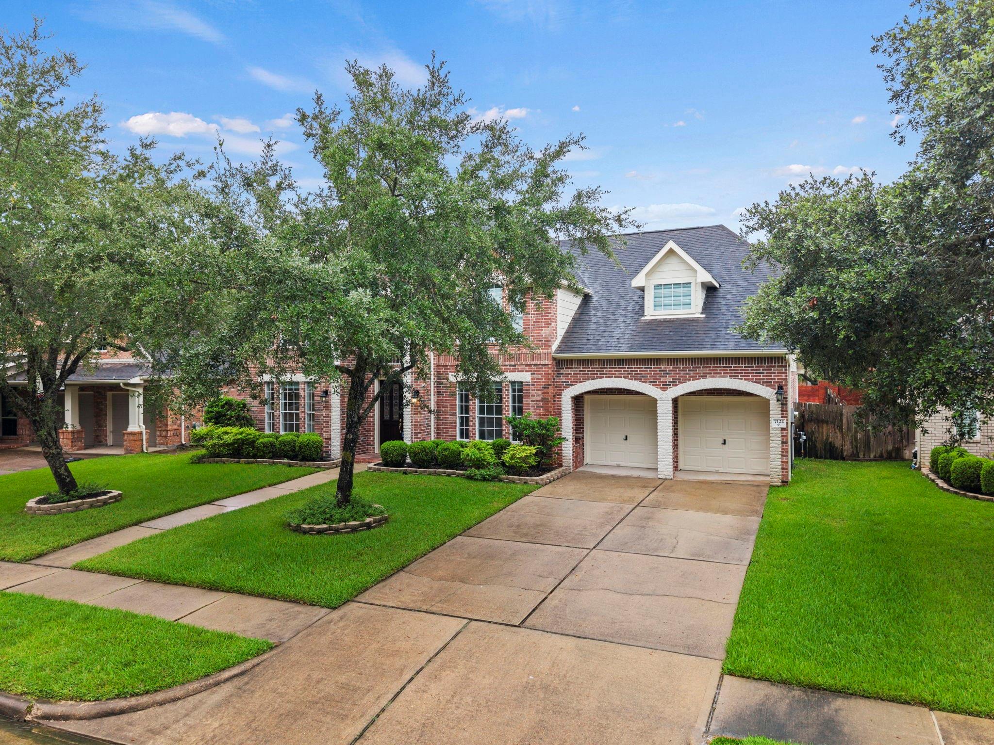 7122 Tessa Lakes Court