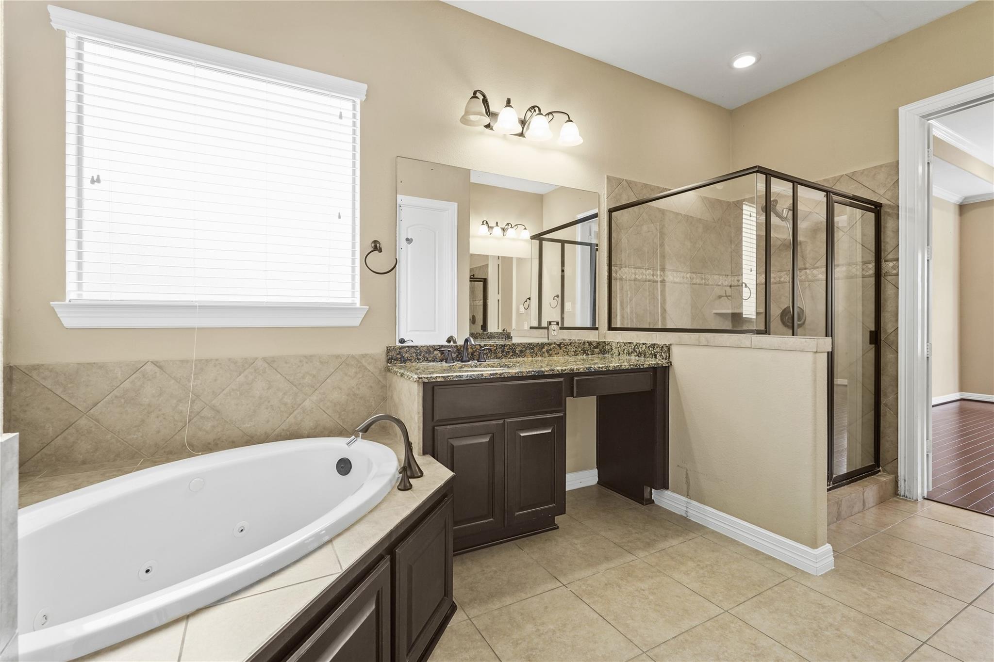 2515 Sentry Oak Way