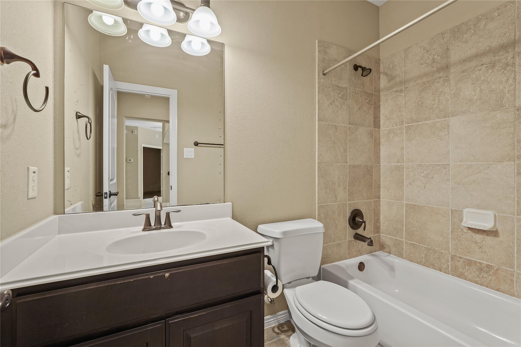 2515 Sentry Oak Way