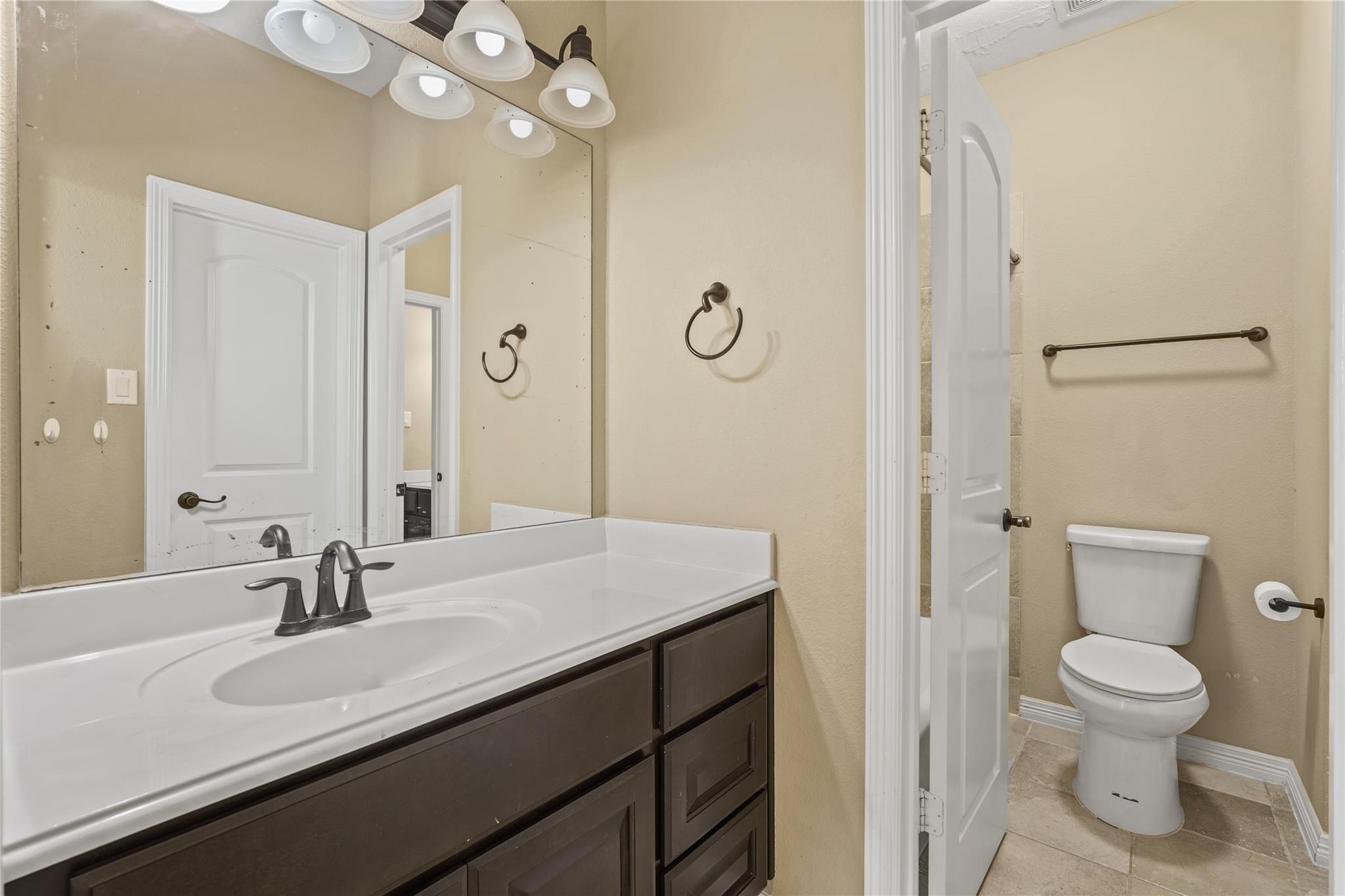 2515 Sentry Oak Way