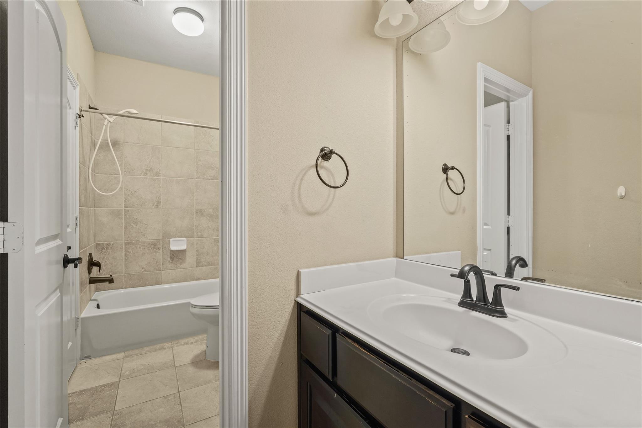 2515 Sentry Oak Way