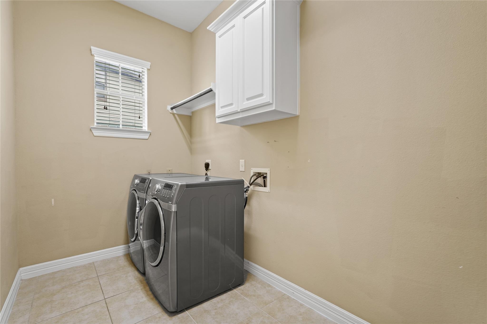 2515 Sentry Oak Way