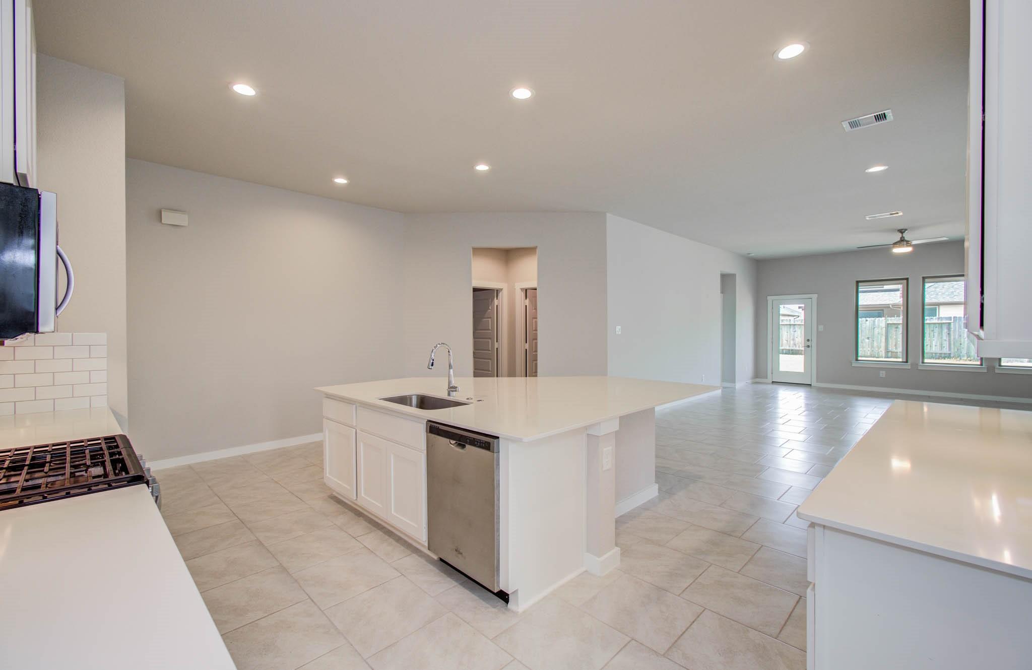 28511 Eli Eagle Street