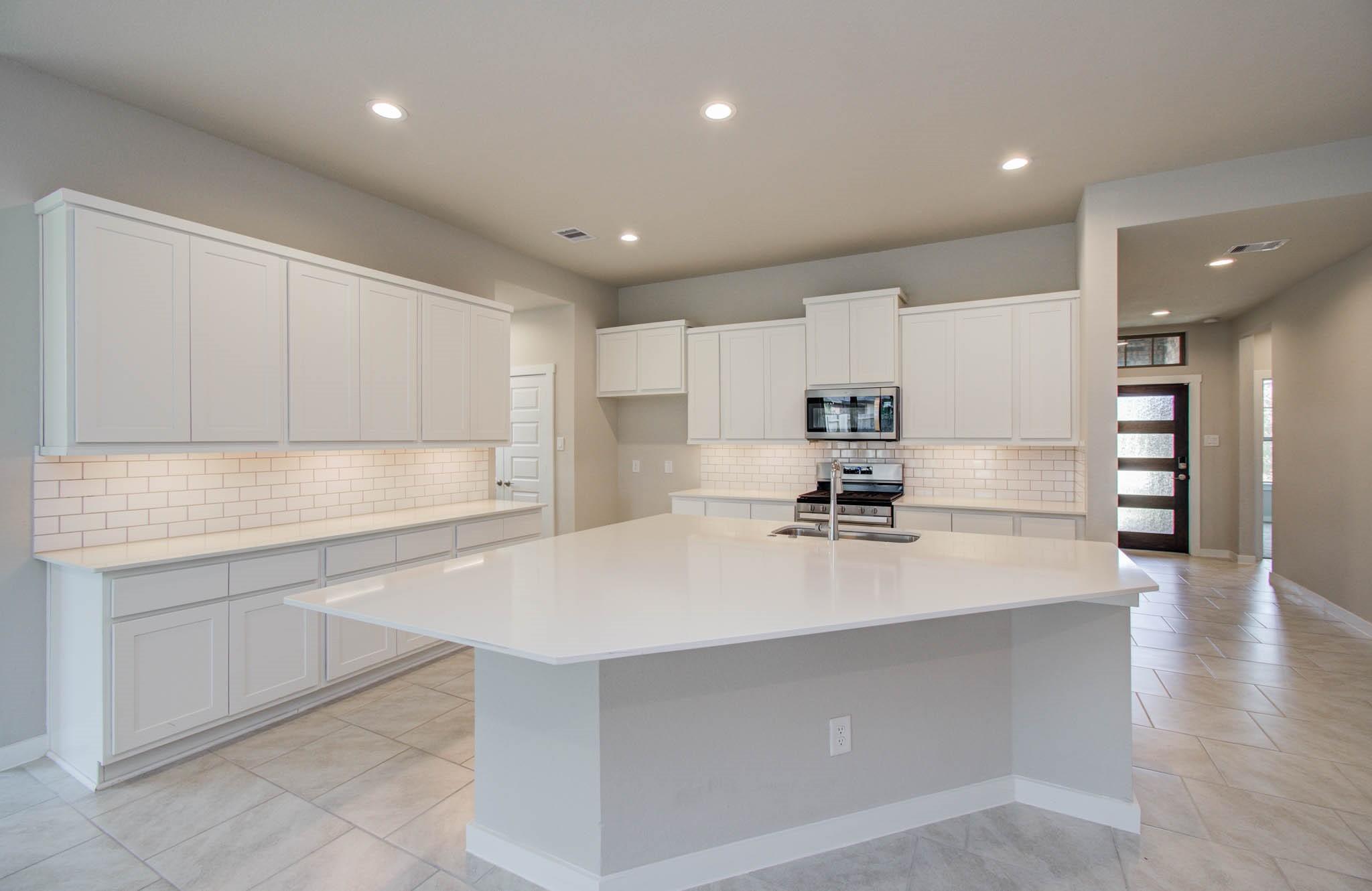 28511 Eli Eagle Street