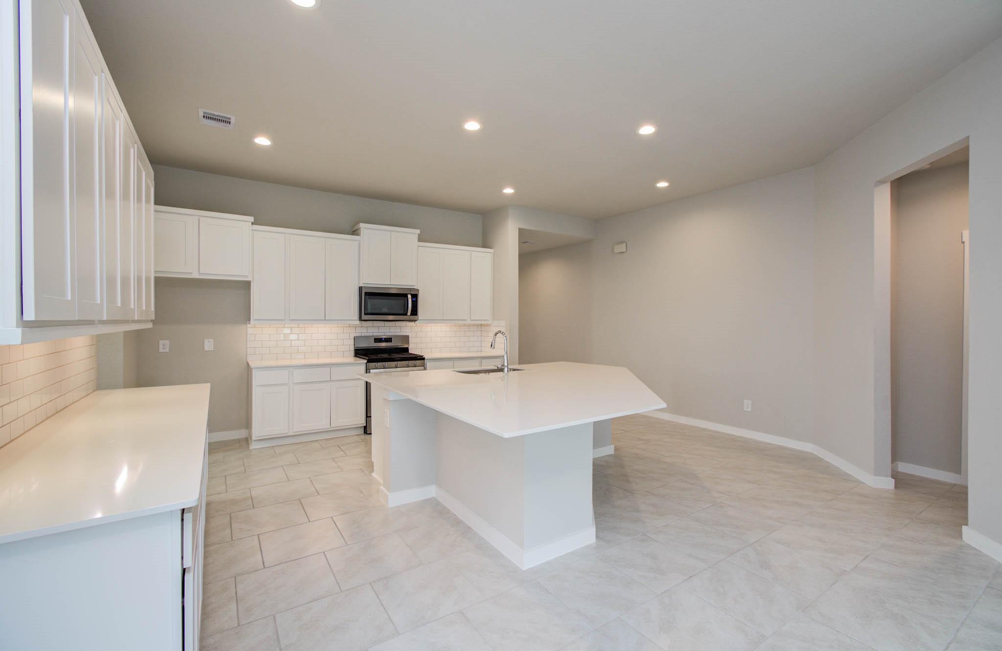 28511 Eli Eagle Street