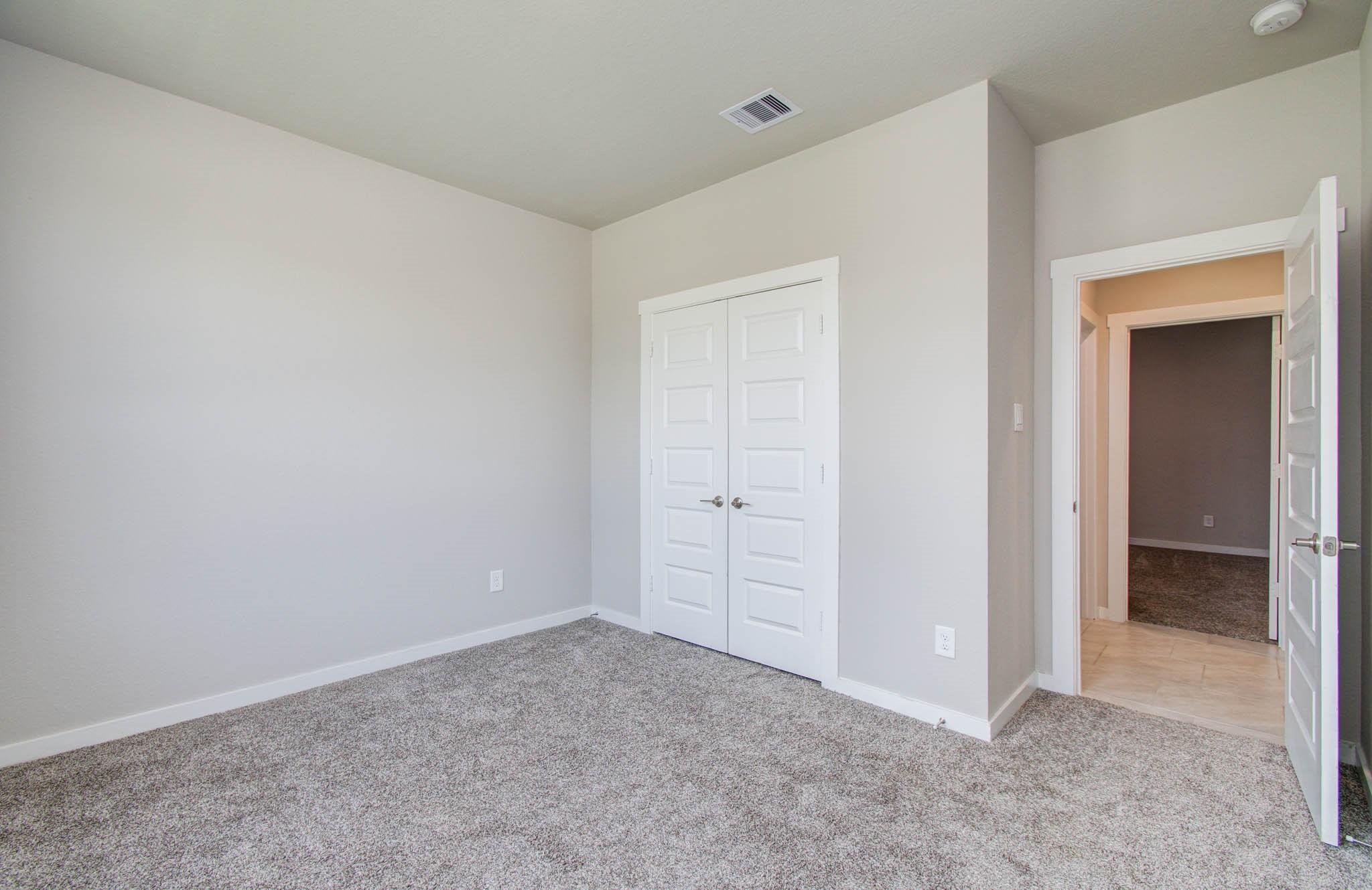 28511 Eli Eagle Street