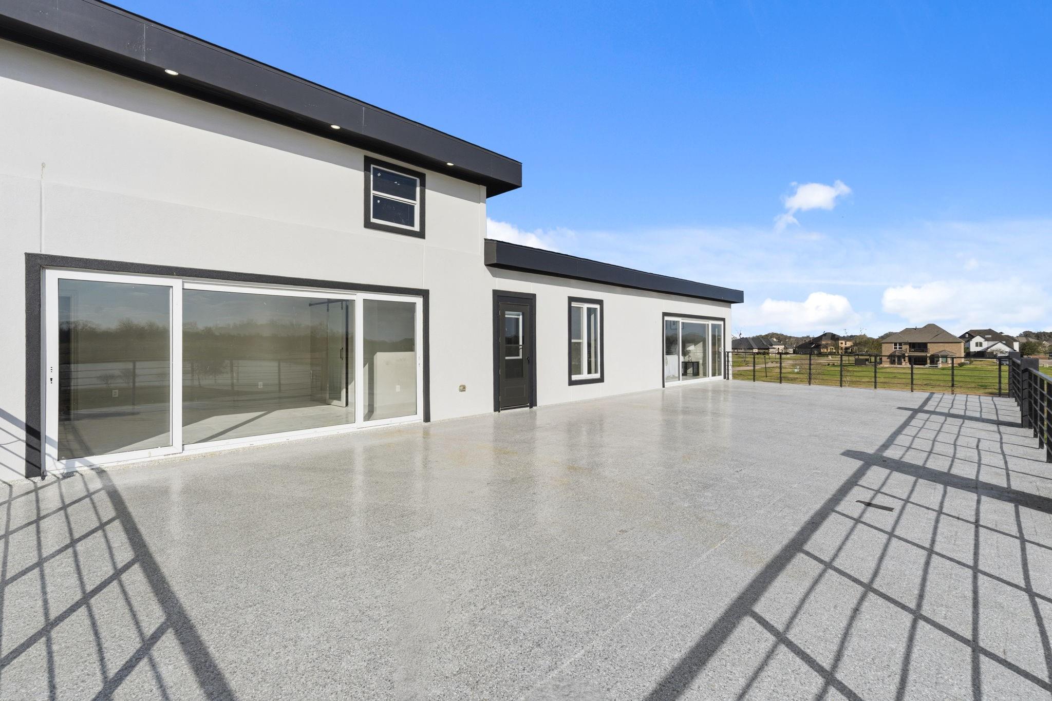 703 Leaning Oak Trail