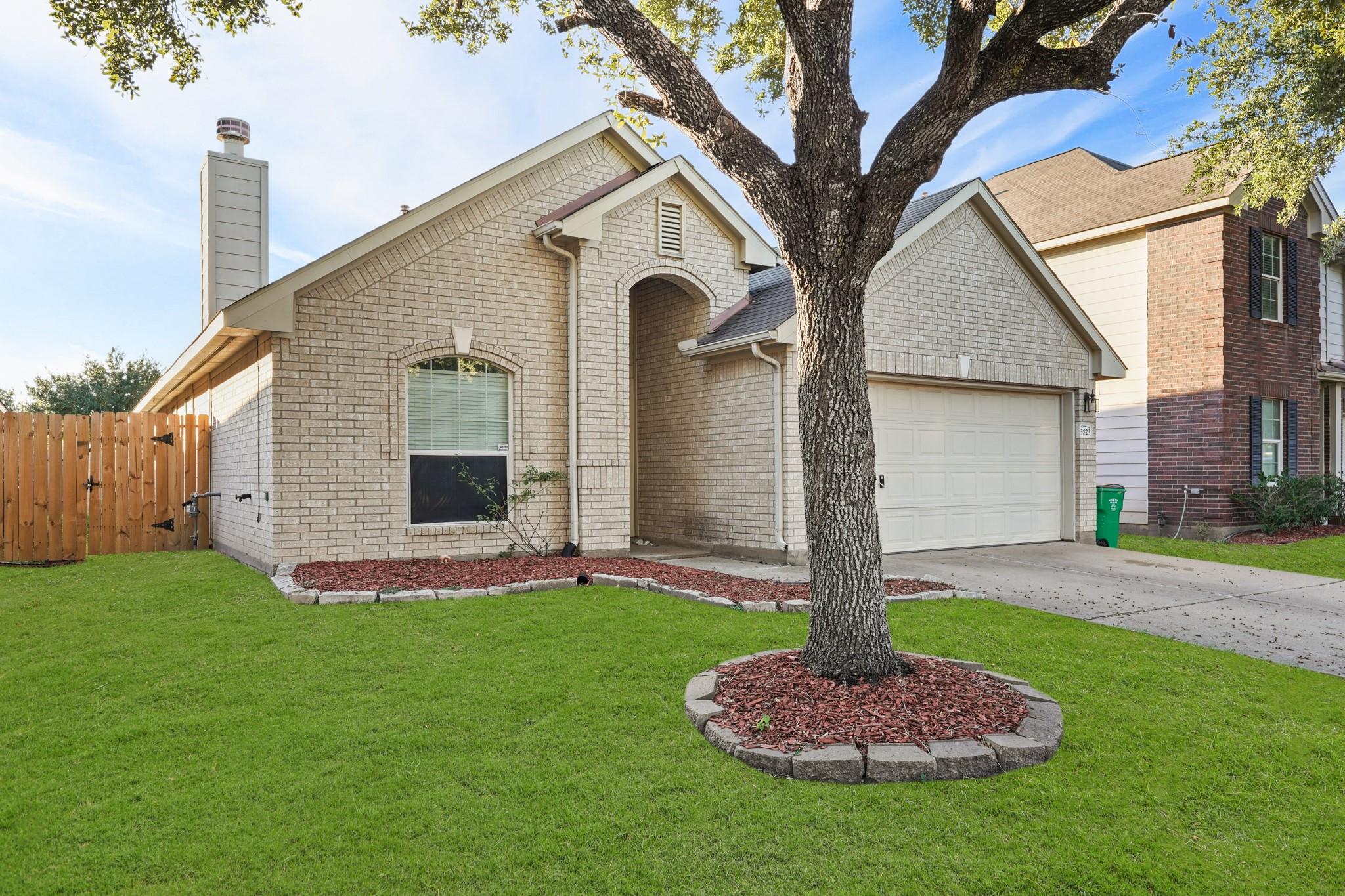 5823 Creektrace Lane