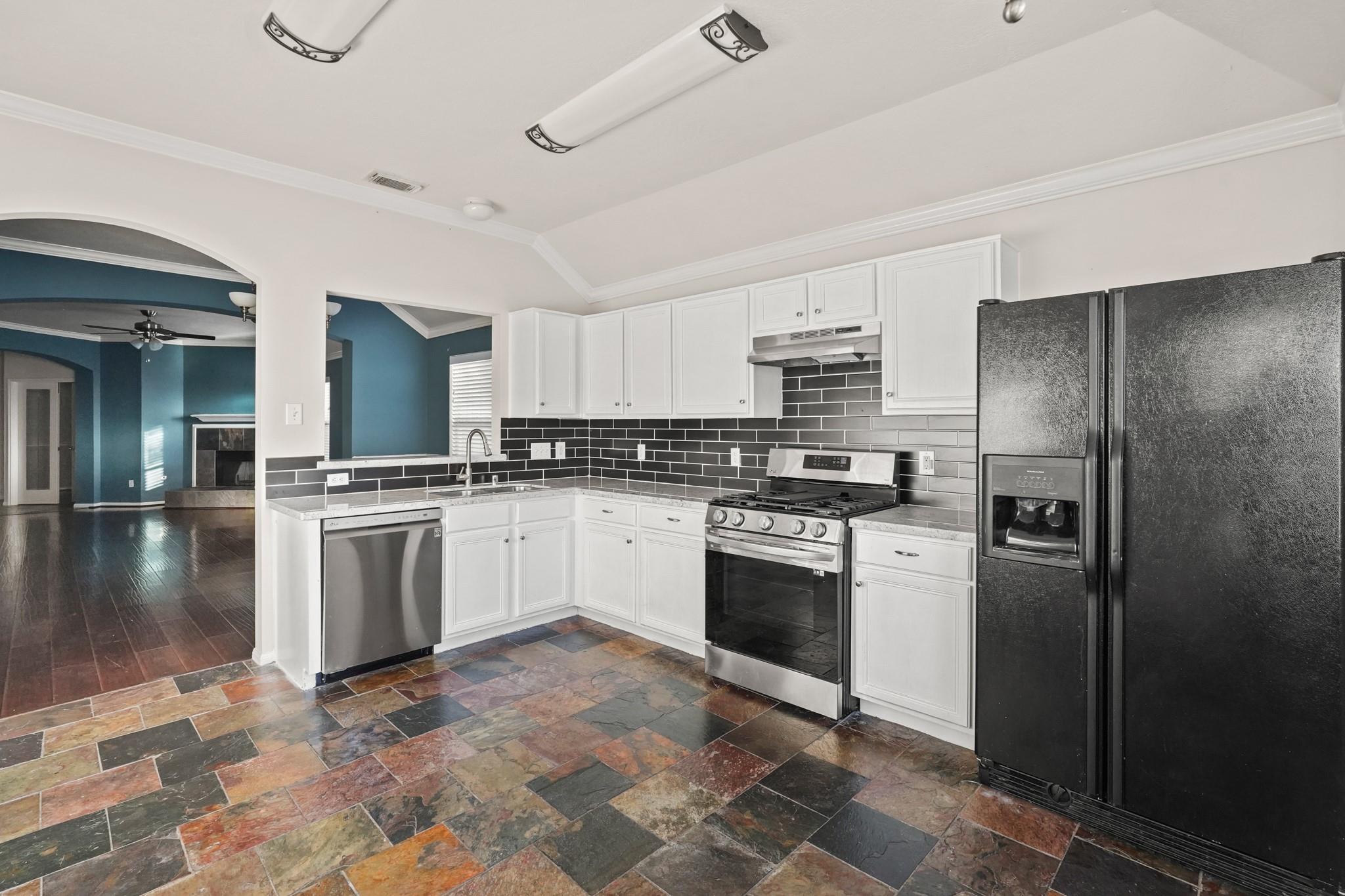 5823 Creektrace Lane