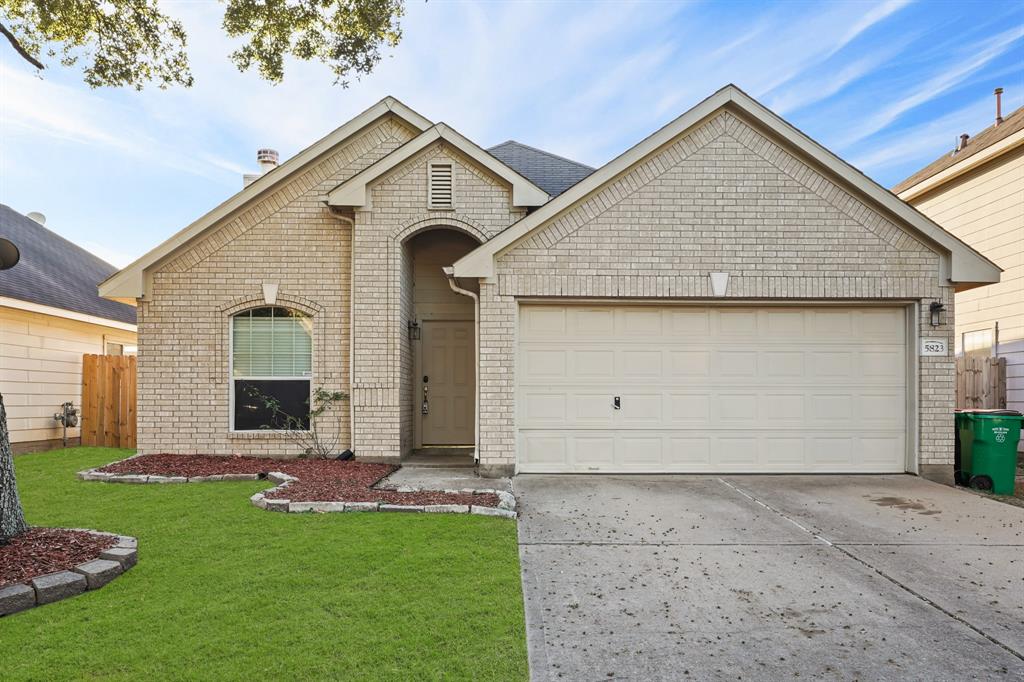 5823 Creektrace Lane