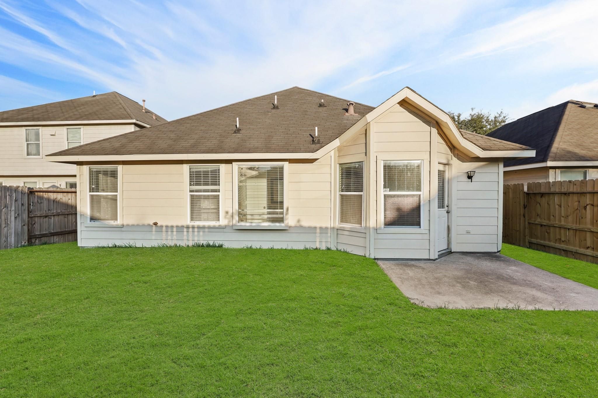 5823 Creektrace Lane