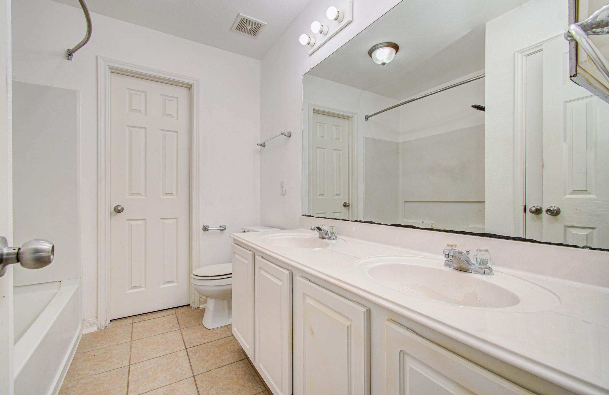 3815 Shire Valley Drive