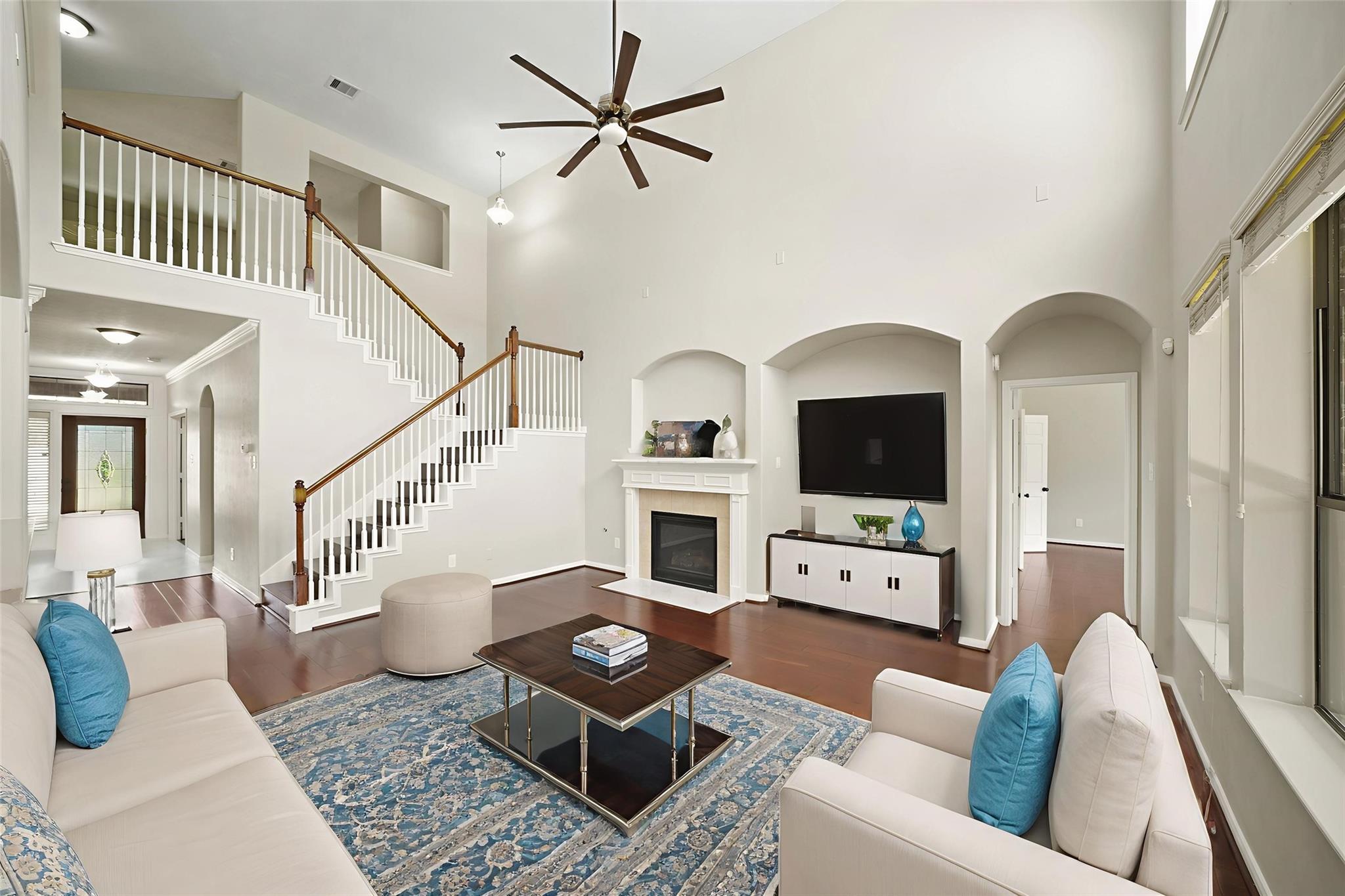 714 Coggins Point Way