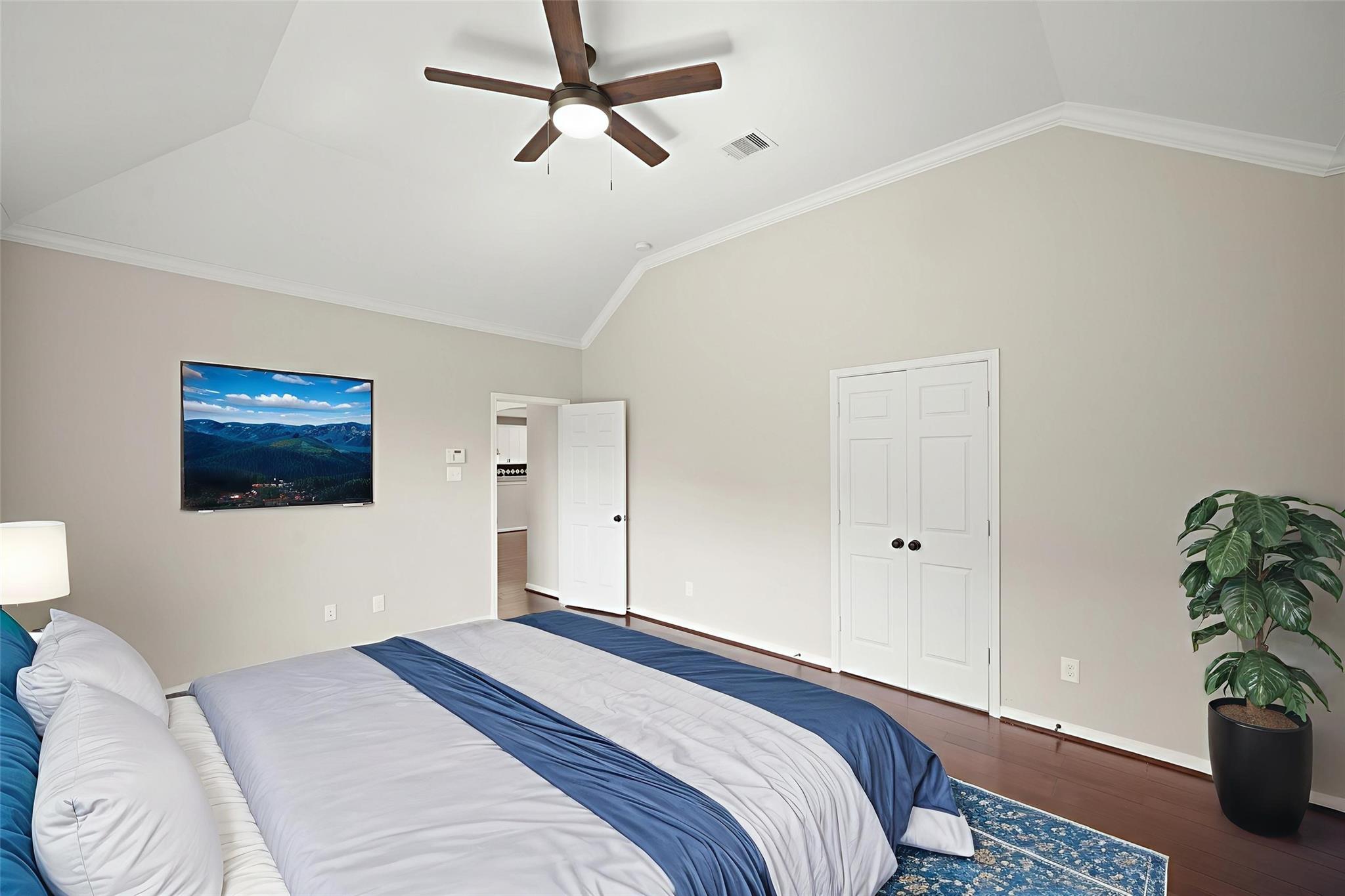 714 Coggins Point Way