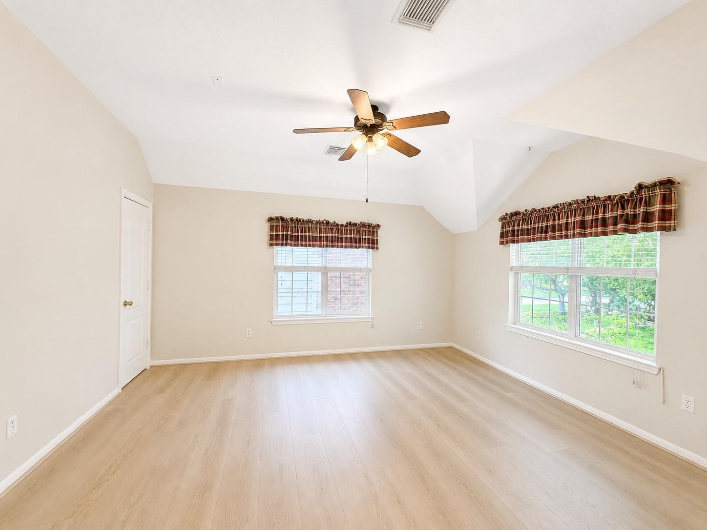 223 Wild Oak Run