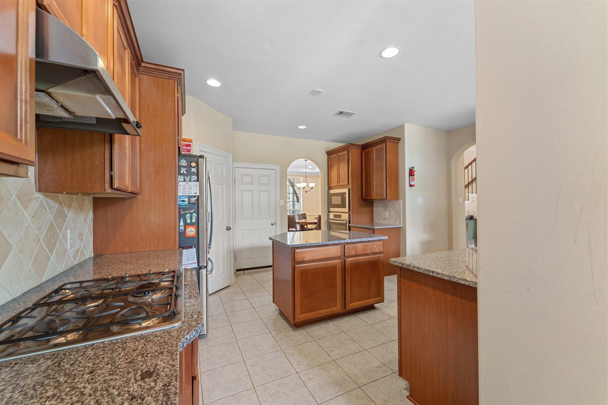 5515 Mangrove Creek Lane