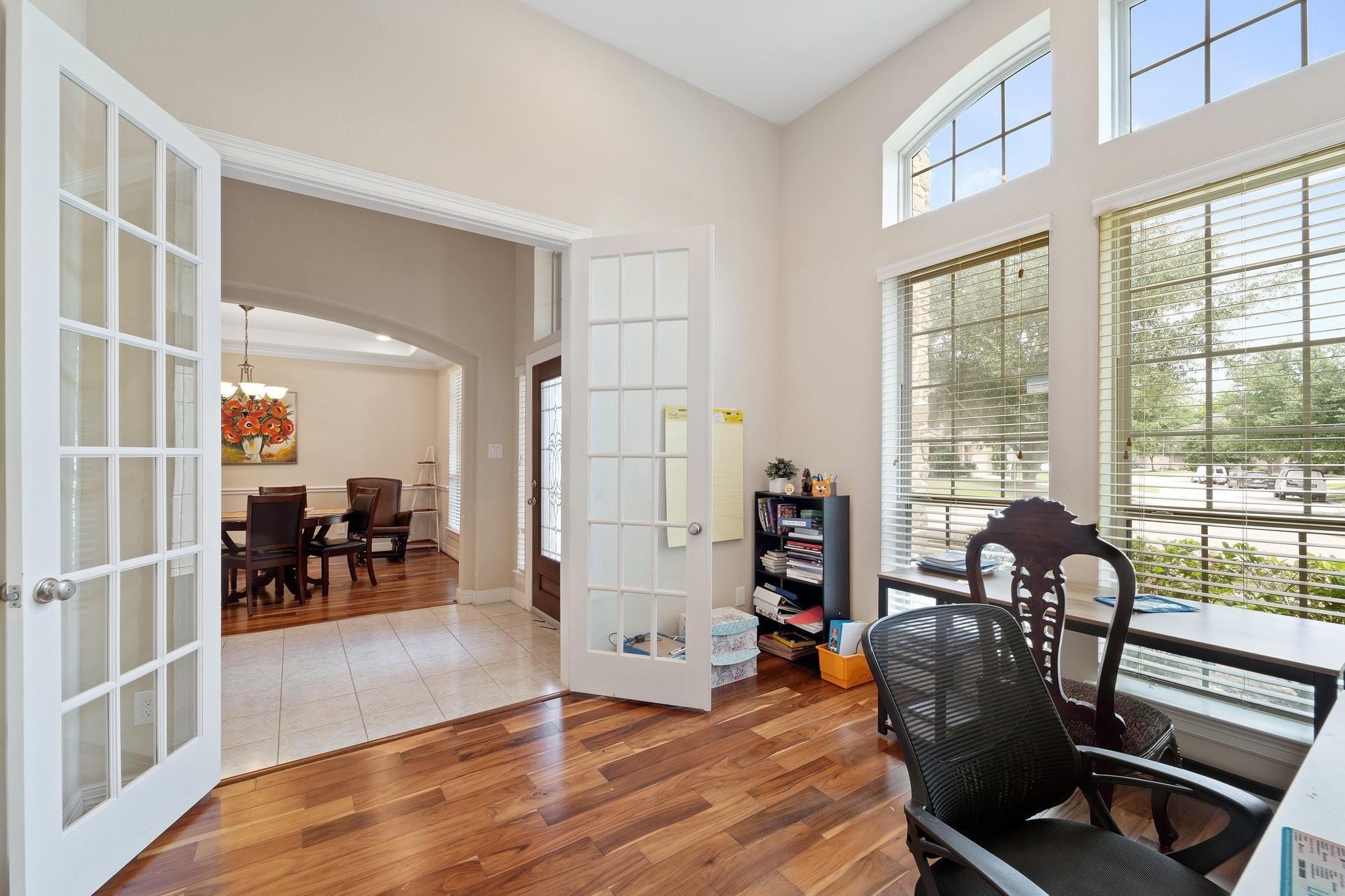 5515 Mangrove Creek Lane