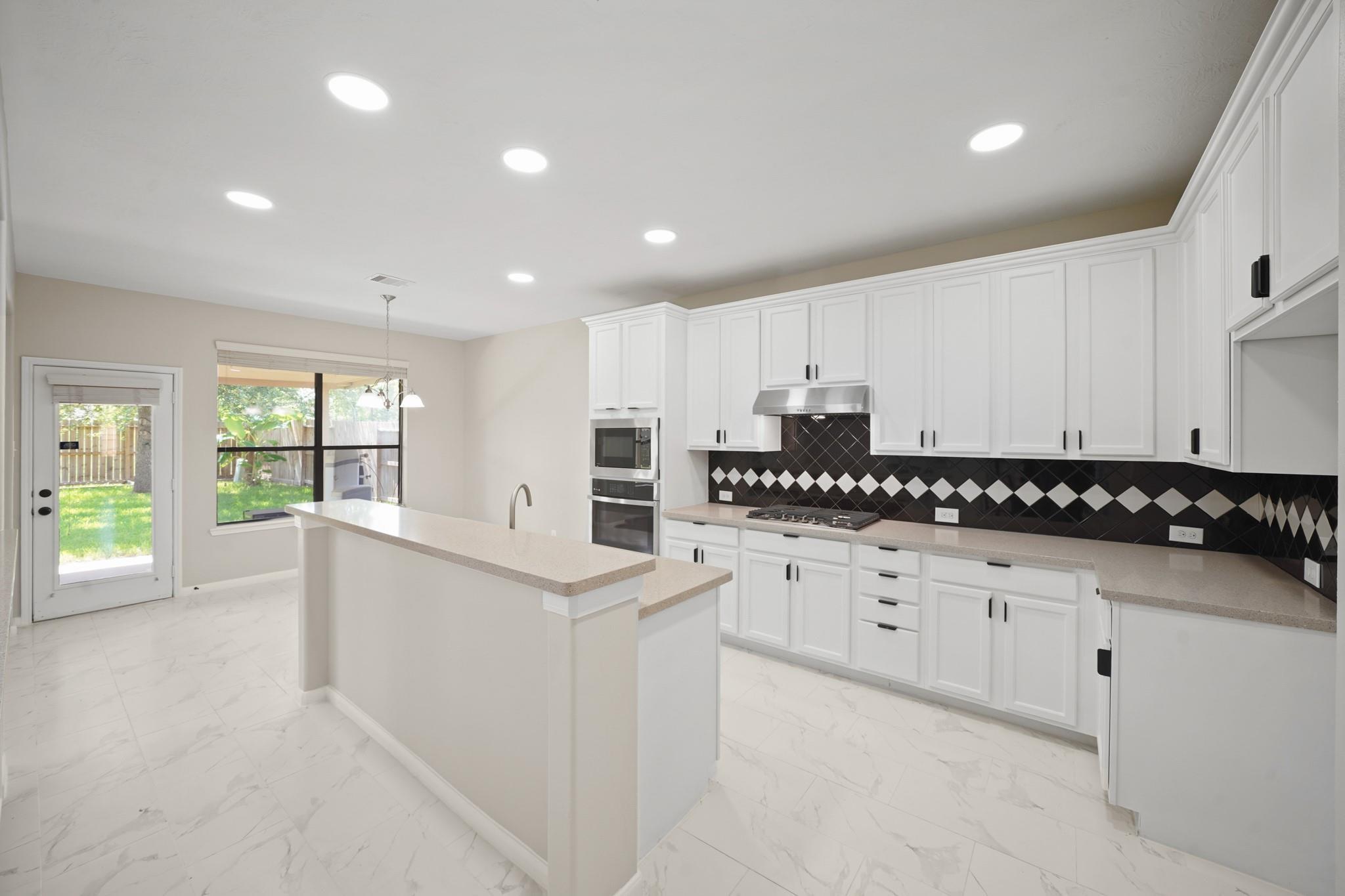 714 Coggins Point Way