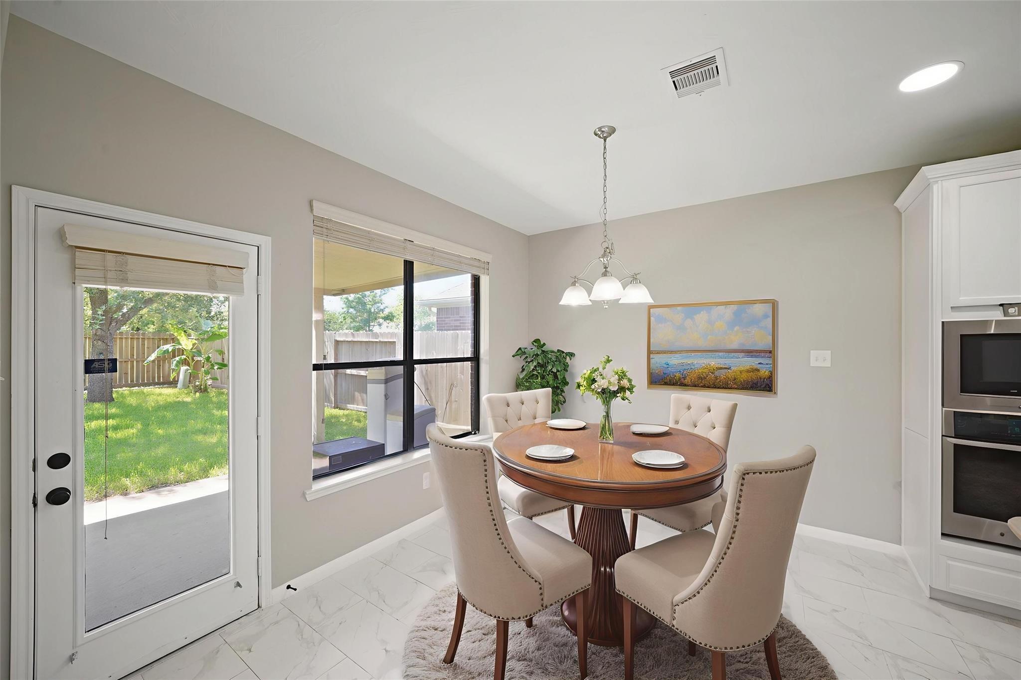 714 Coggins Point Way