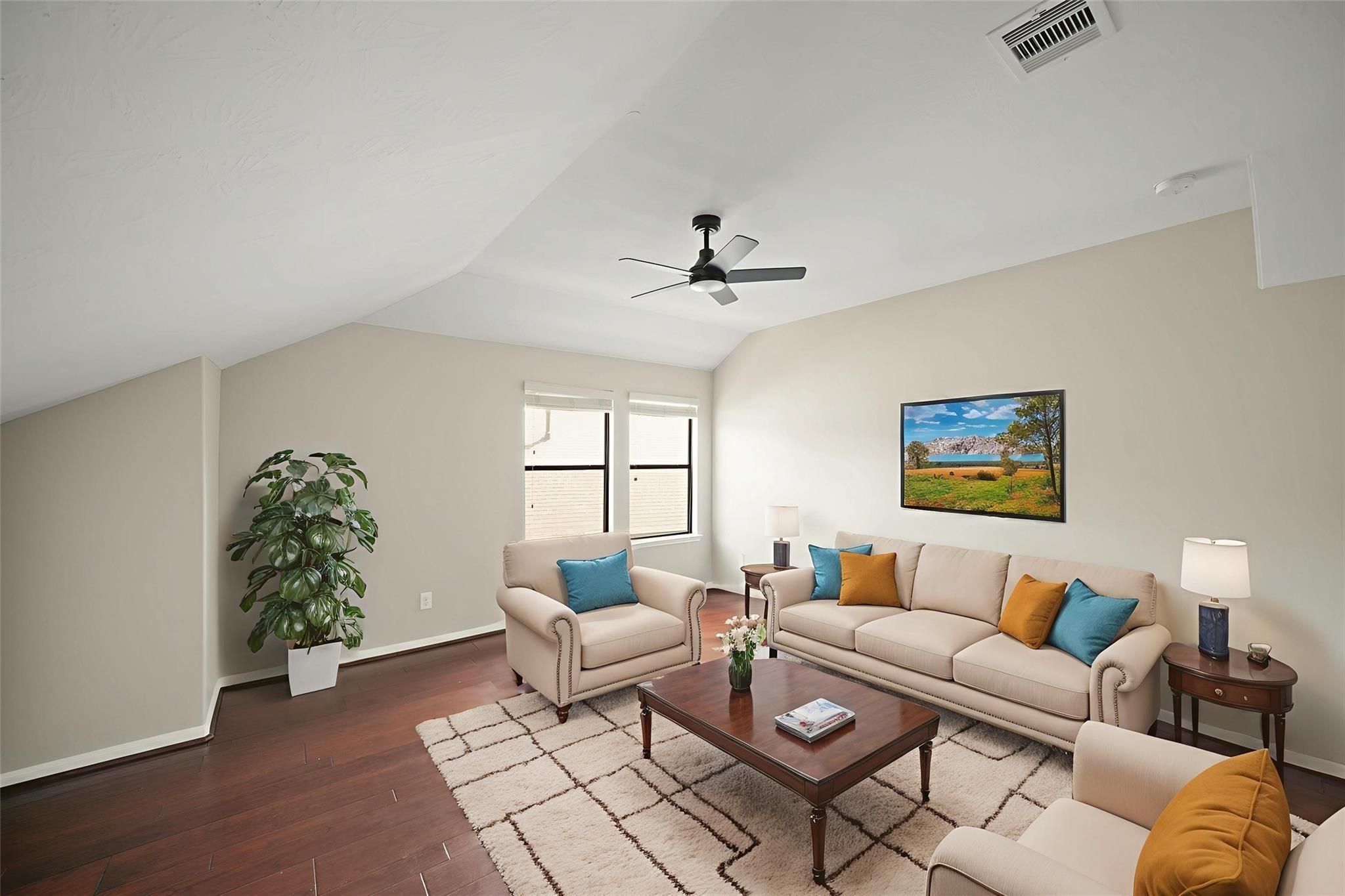 714 Coggins Point Way