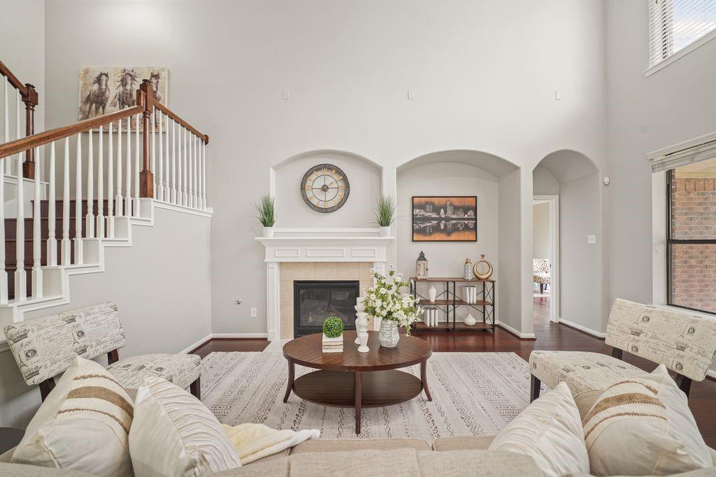 714 Coggins Point Way