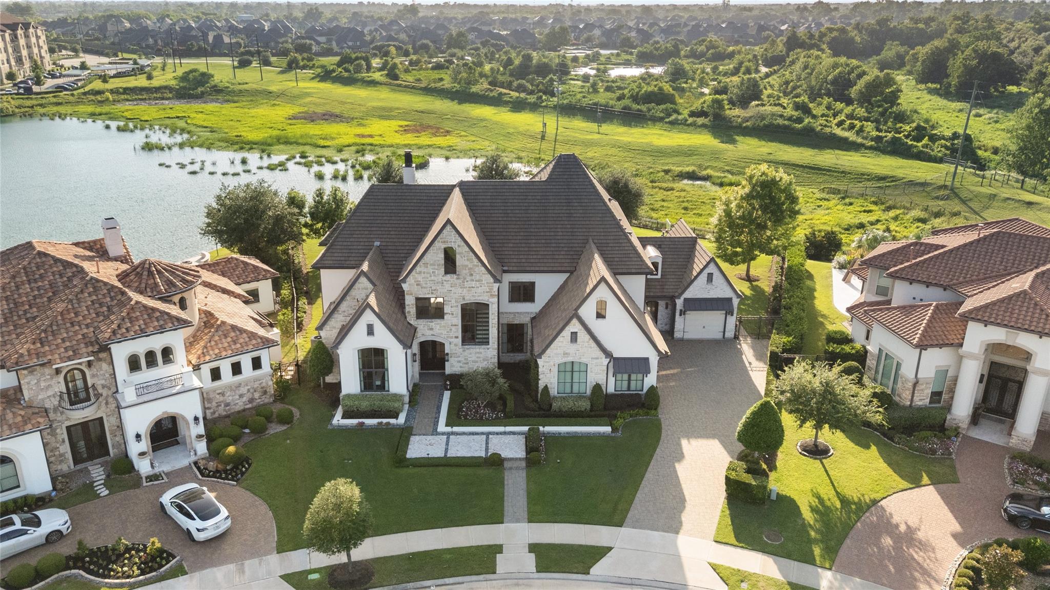 6 Enclave Manor Drive