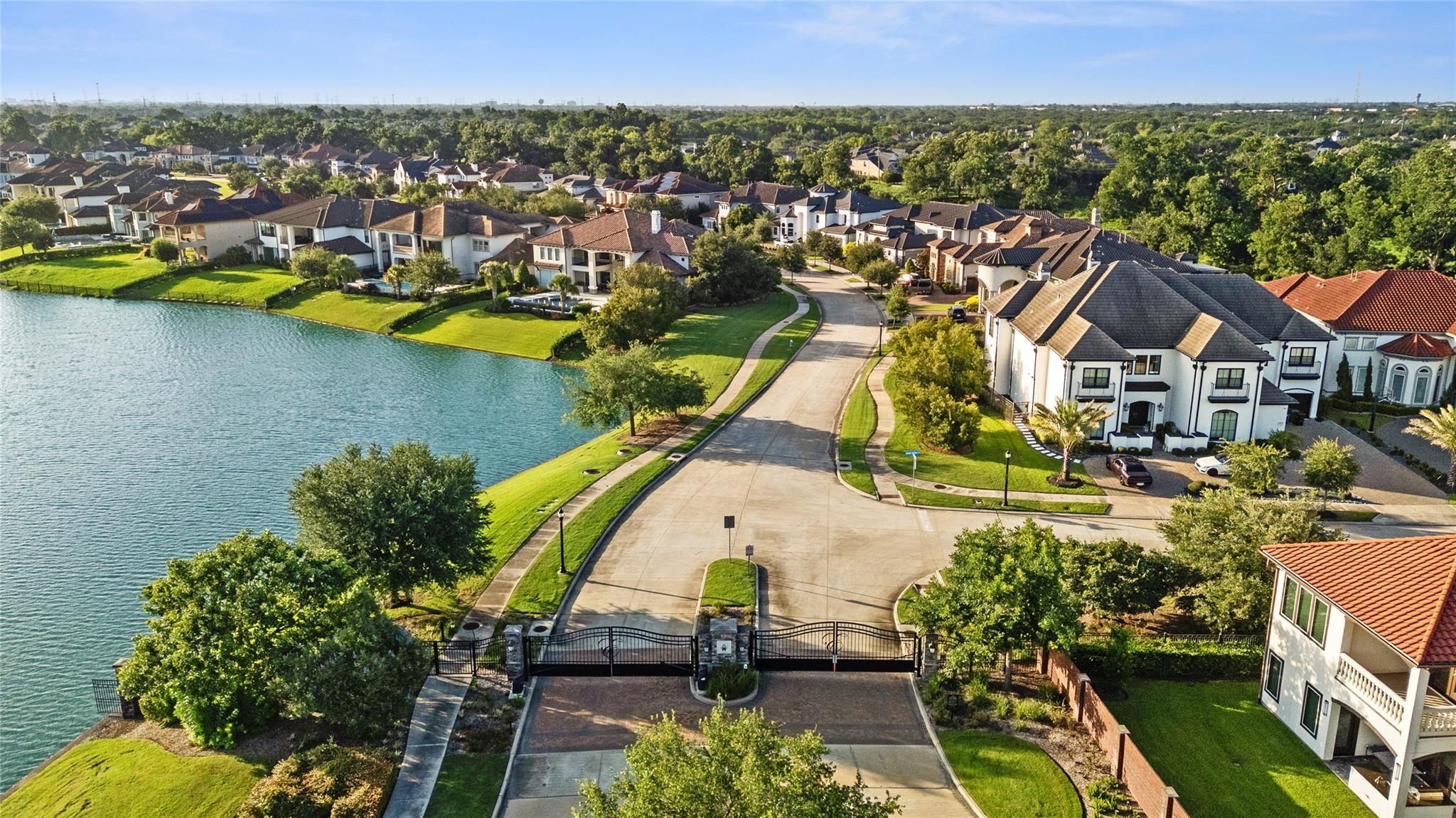 6 Enclave Manor Drive