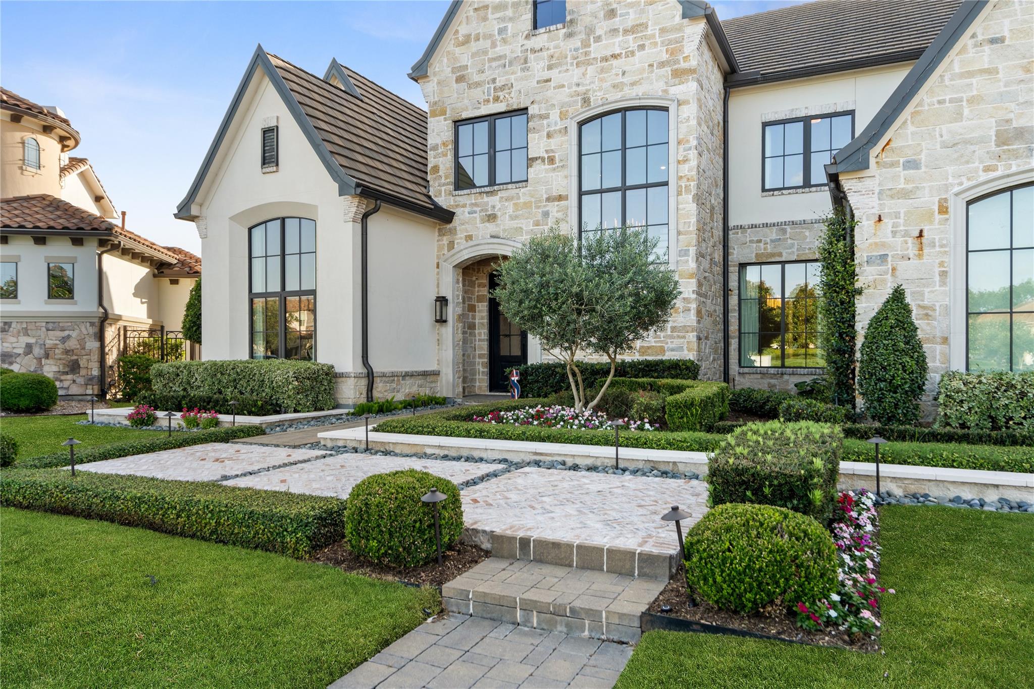 6 Enclave Manor Drive