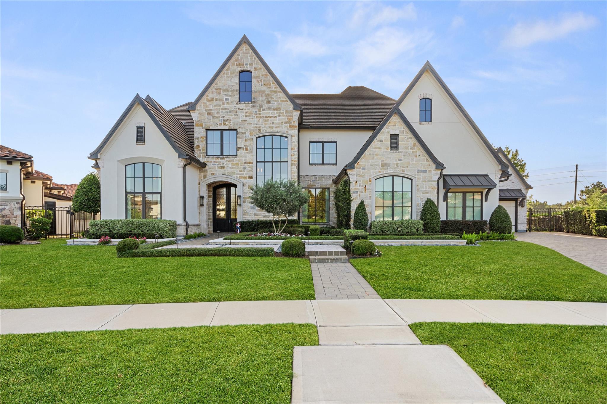 6 Enclave Manor Drive