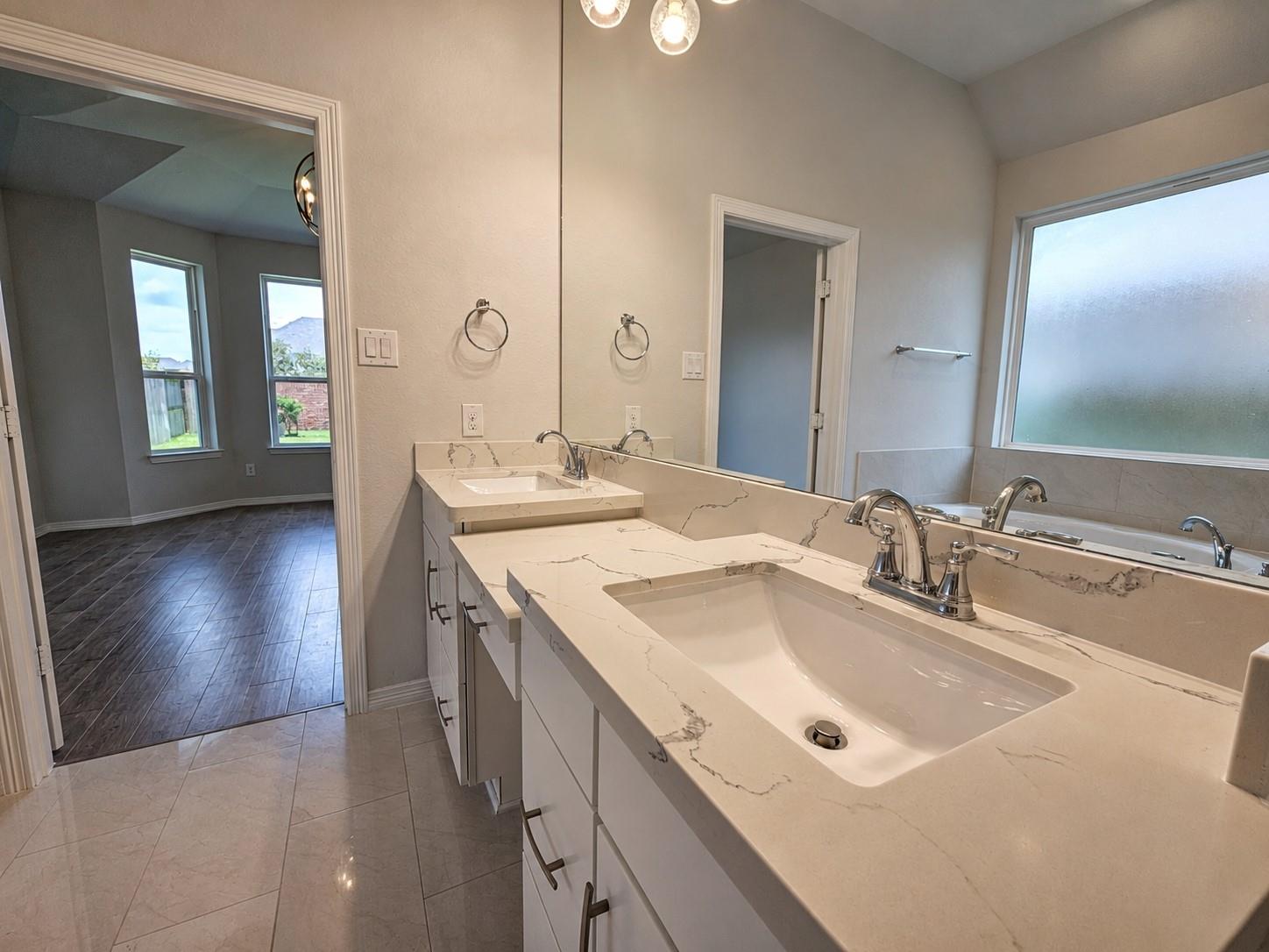 2414 Manor Valley Lane