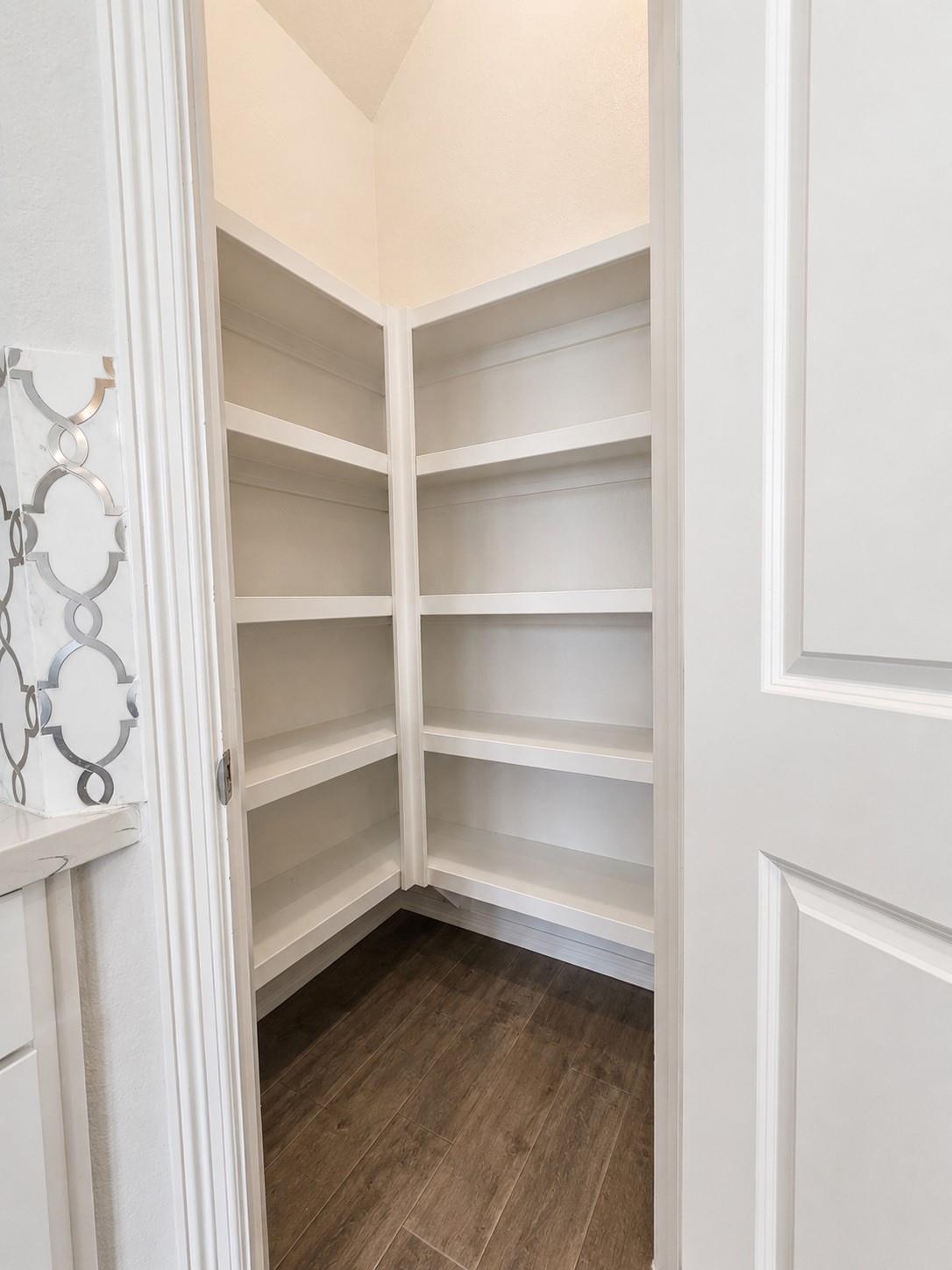 2414 Manor Valley Lane